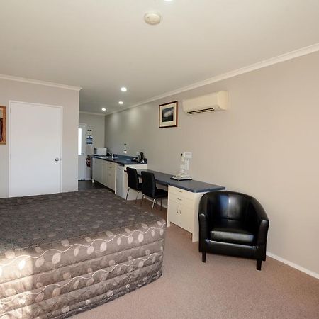 Otago Peninsula Motel Портобелло Экстерьер фото